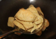 油豆腐,传统豆制品的油炸艺术与营养奥秘