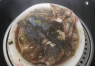 清蒸鱼头的做法和步骤,简单美味，营养满分，掌握这些步骤轻松上桌