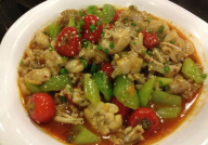娱乐吃瓜酱牛蛙,牛蛙成新宠，明星美食新风尚